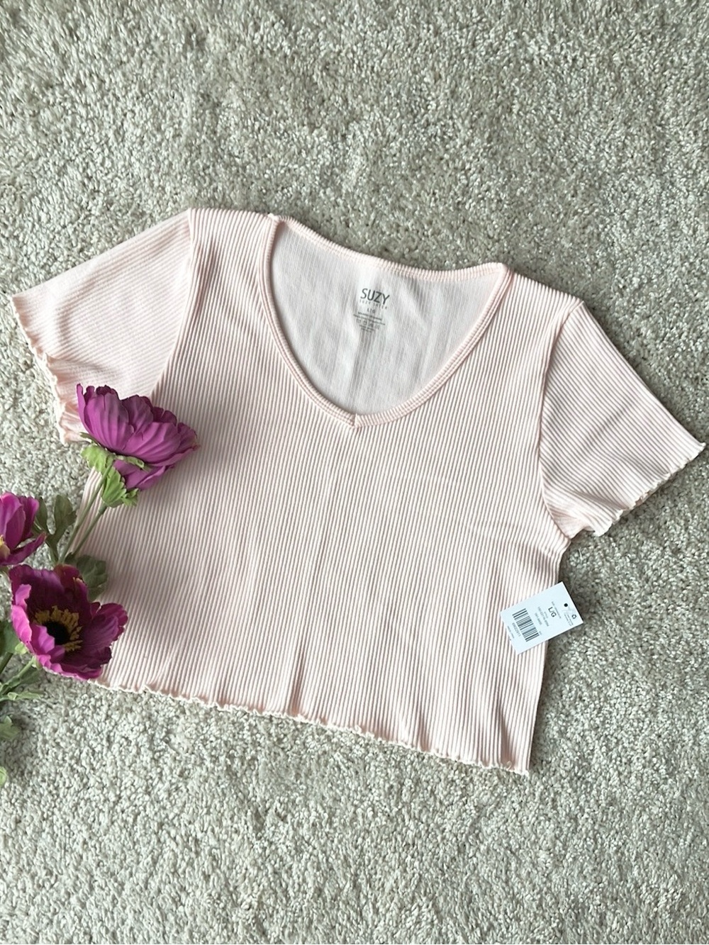 Suzy Shier | Ribbed Crop Top with Lettuce Trim